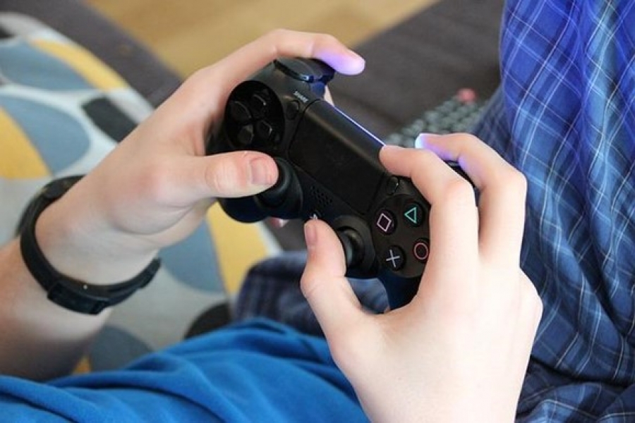 Kids Who Game Spend Less Time on Homework