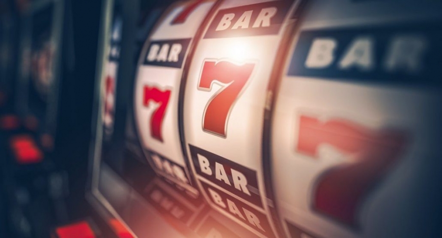 Why are casino bonuses offered by online casinos?